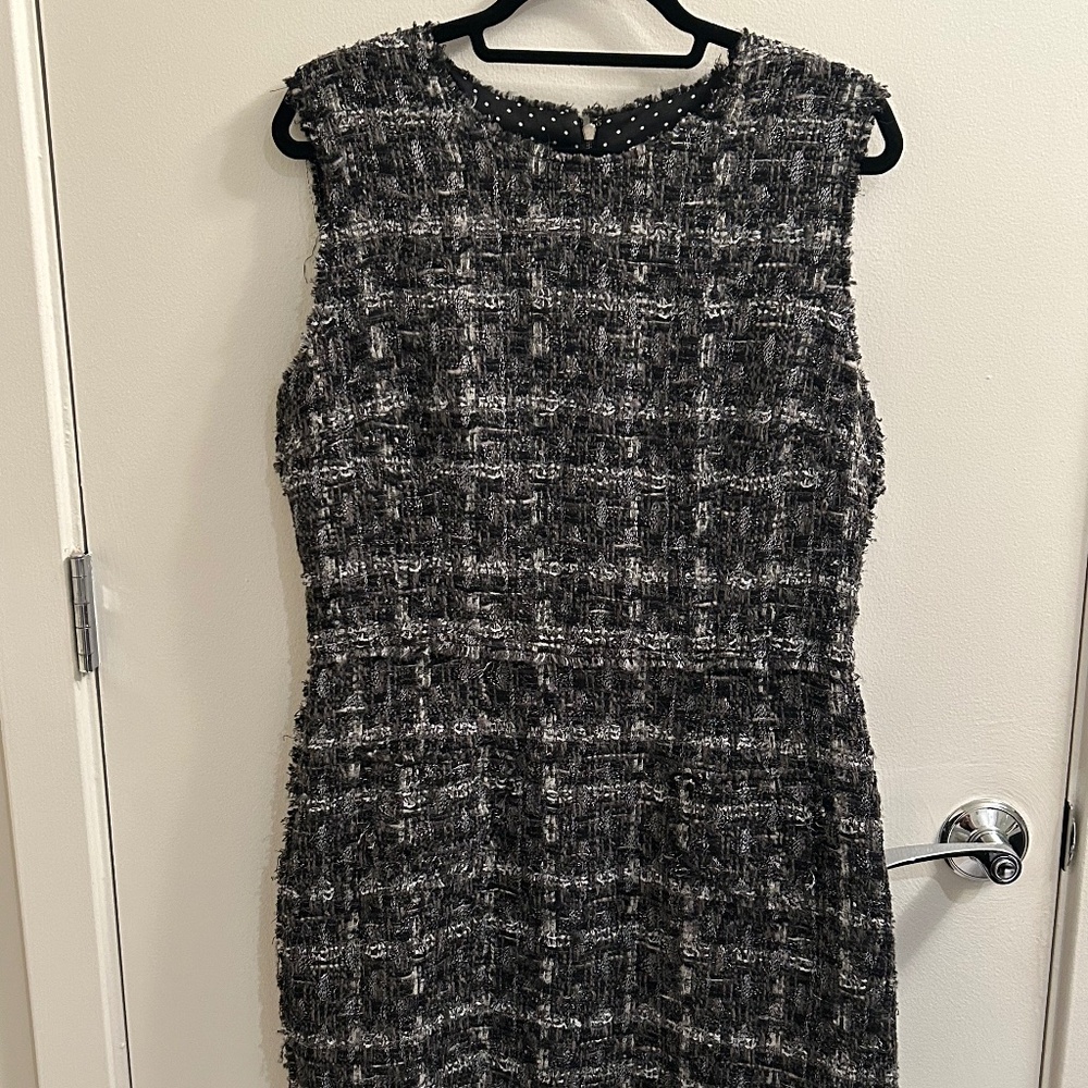 Dolce & Gabbana Sleeveless Sheath – Black/White, Classic Workwear Chic Size 12